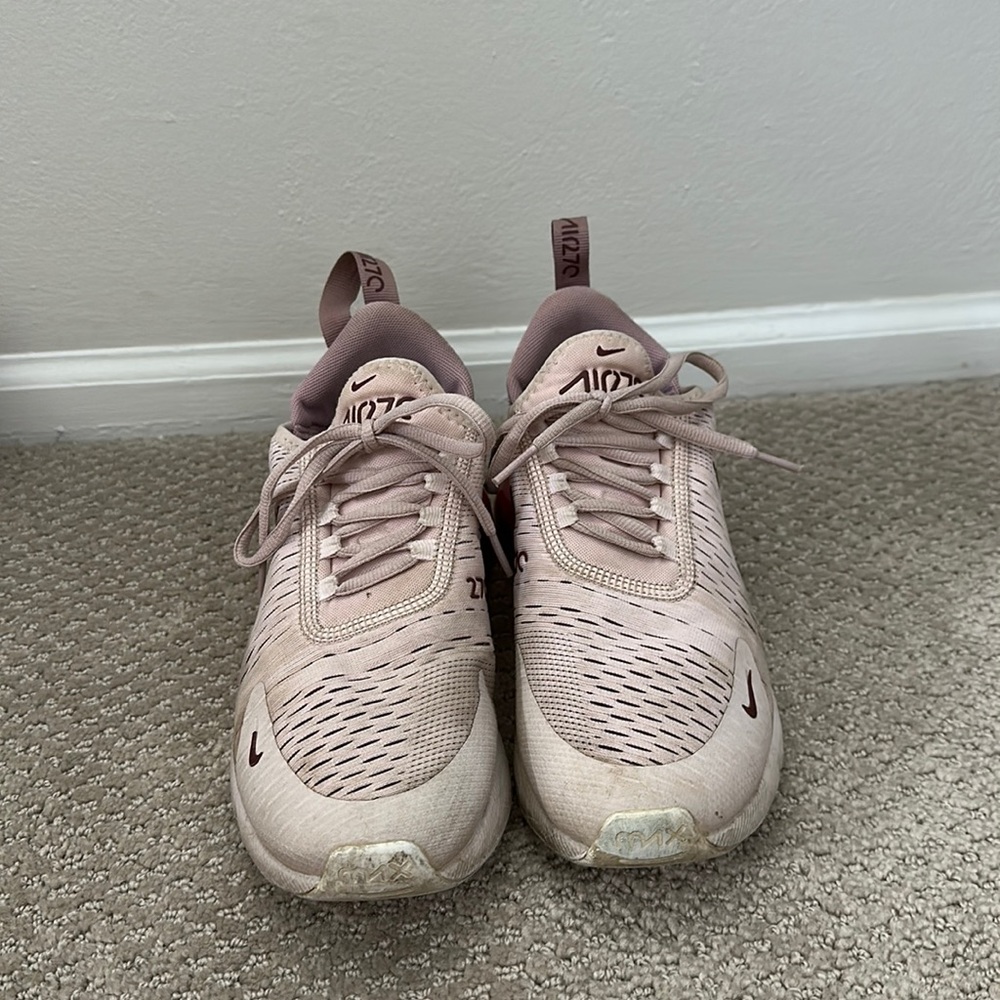 Nike 270 Sneakers